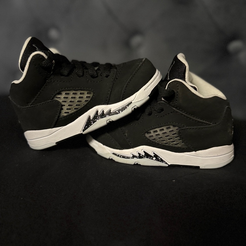 Air Jordan Retro 5 Moonlight
